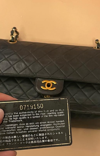 Iconique CHANEL Timeless noir avec carte d'authenticité