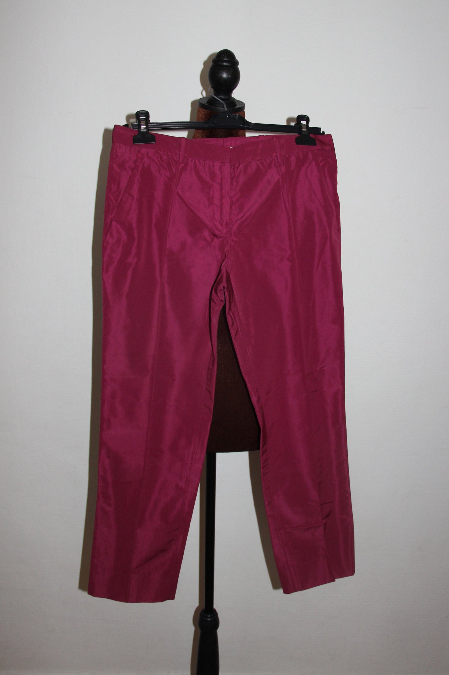 Pantalon court Miu Miu Bordeaux satiné T. 38 EU (M)