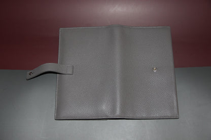 Portefeuille long en cuir grainé gris