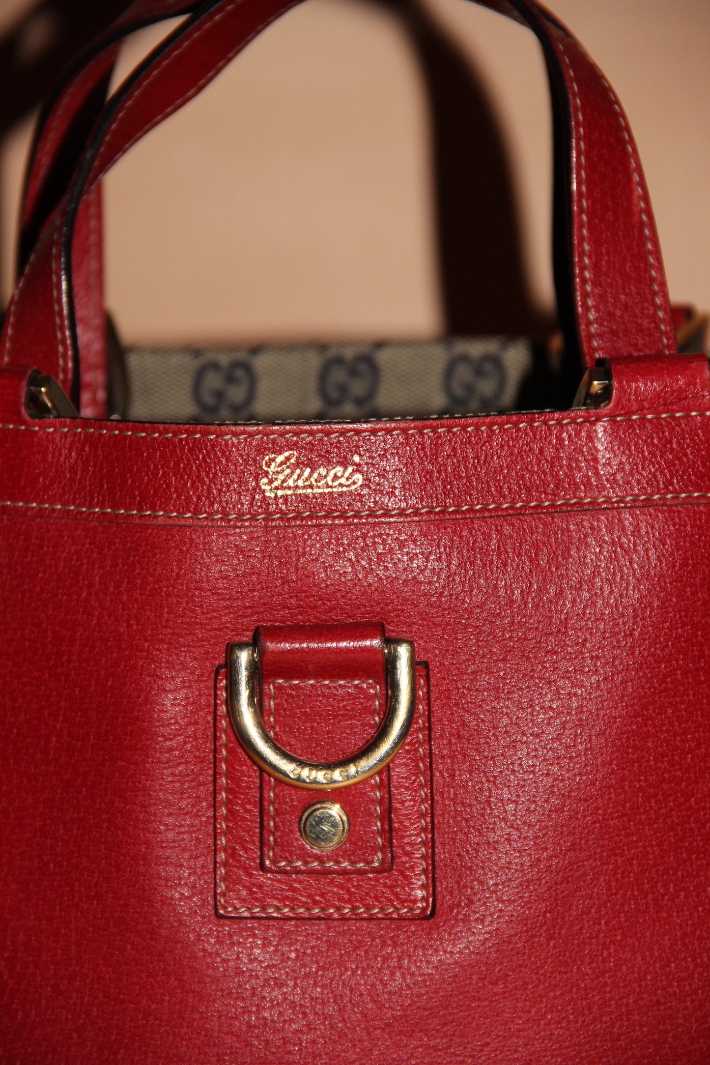 Sac cabas Gucci petit format "Red Abbey D-Ring" en cuir rouge