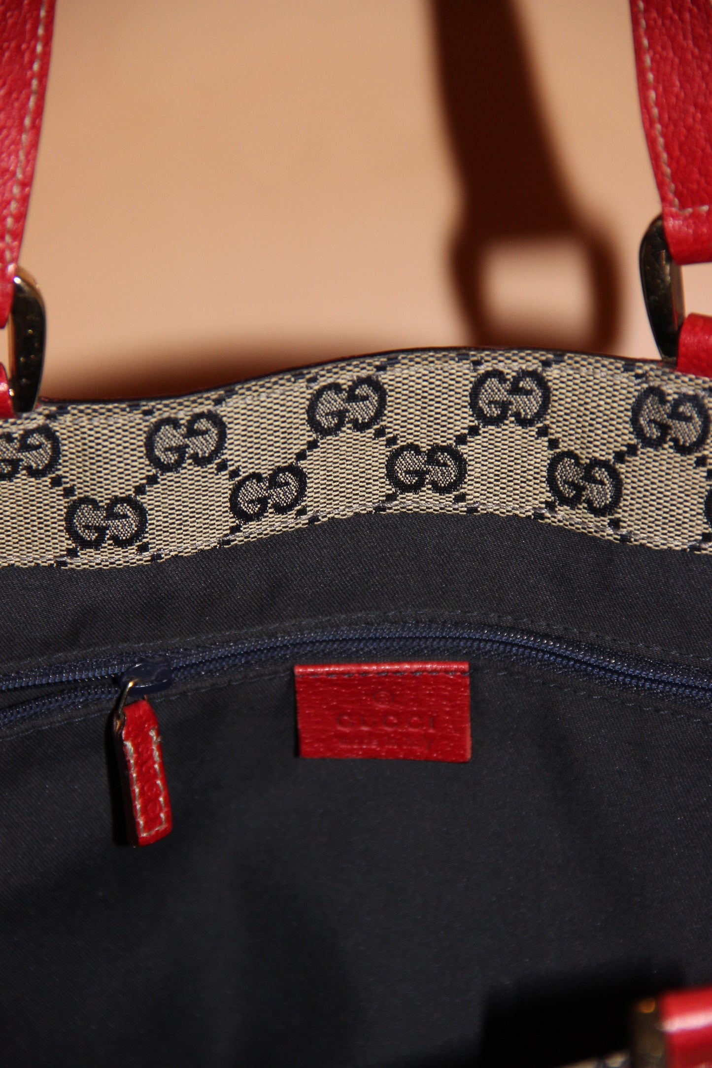 Sac cabas Gucci petit format "Red Abbey D-Ring" en cuir rouge