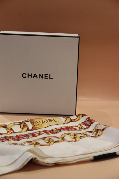 Carré Chanel en Soie Chaines & Double 'Chanel Rue Cambon'