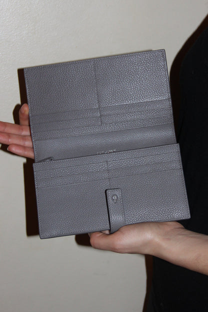 Portefeuille long en cuir grainé gris