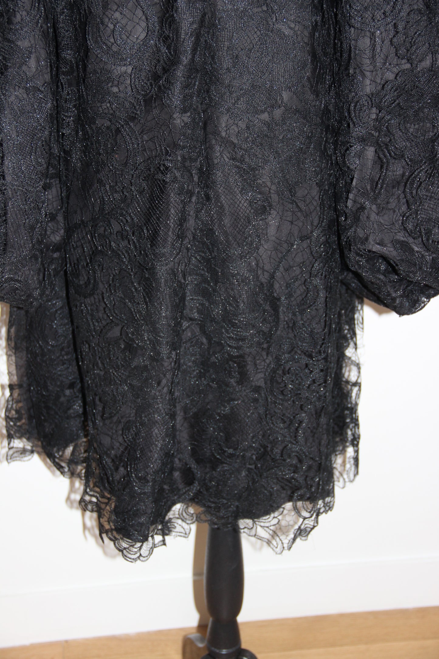 Robe Max Chaoul de couture noire en dentelle T. XXL /44