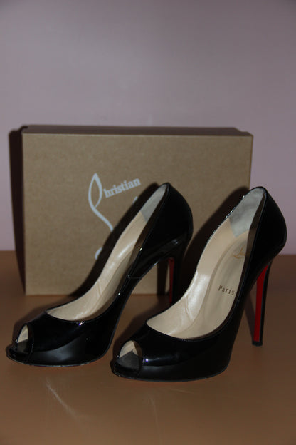 Escarpins Christian Louboutin verni noir peep toe T.39,5