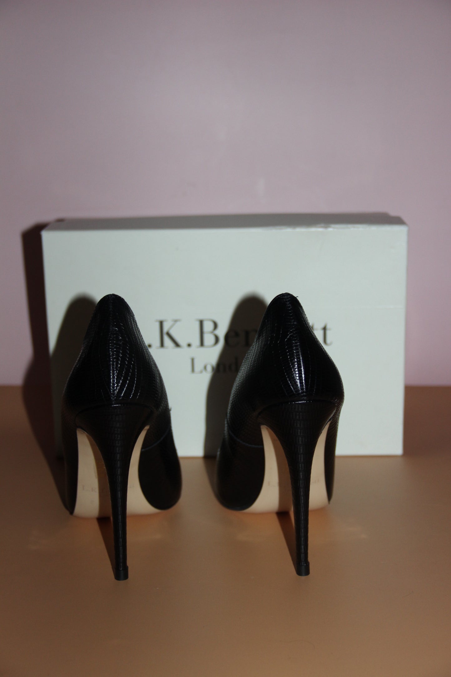 Escarpins L.K. Bennett London en cuir noir texturé effet lézard T.40