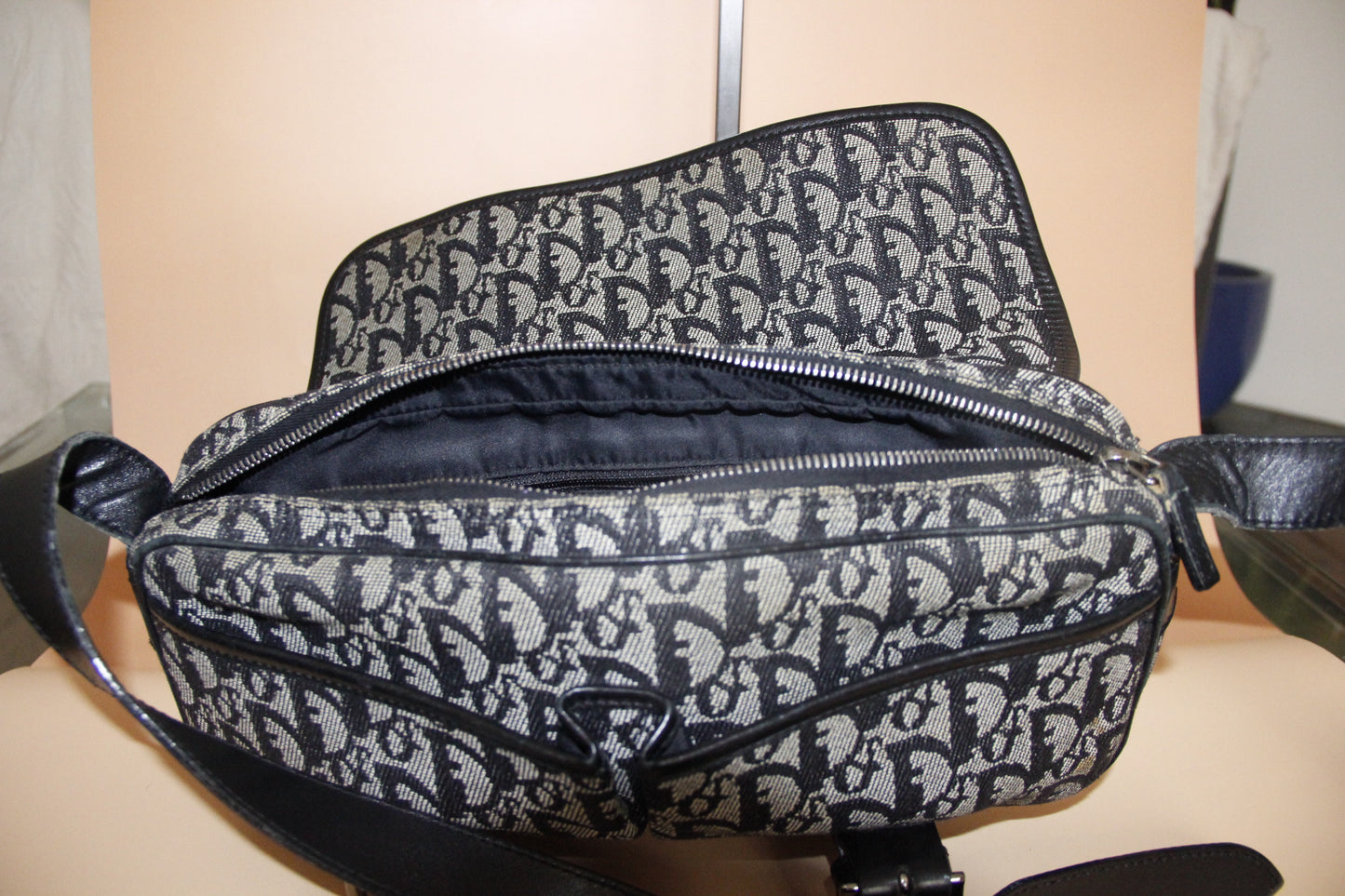 Sac à main DIOR vintage monogramme