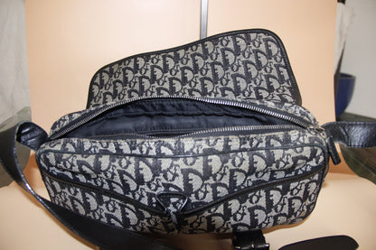 Sac à main DIOR vintage monogramme