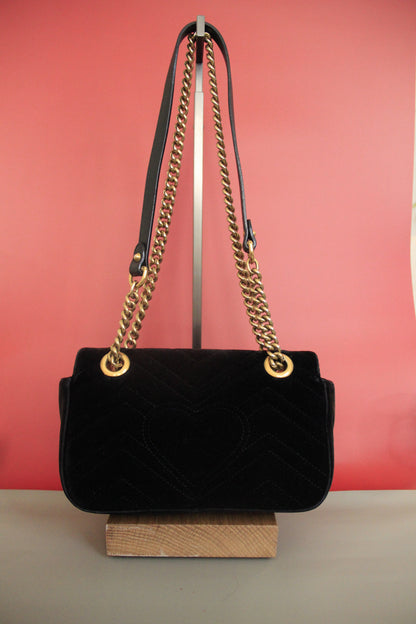 Sac à main GUCCI en velours marron, modèle Marmont